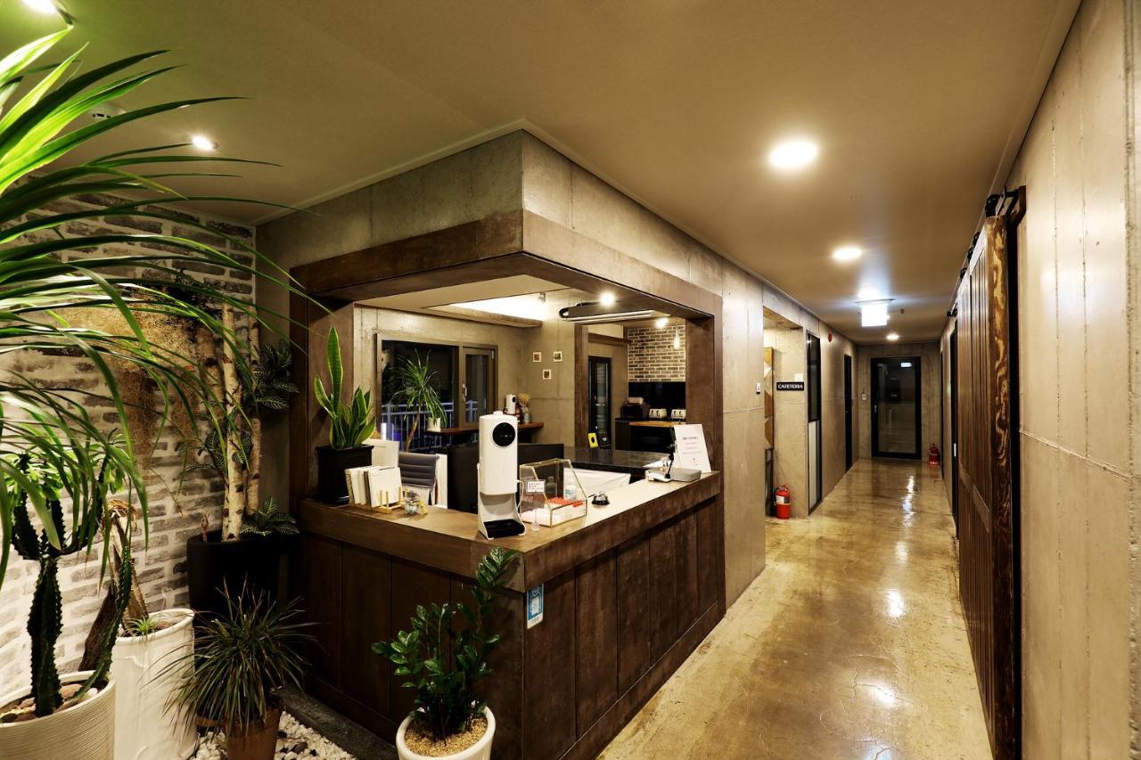 Cornerstone Hotel Seogwipo Exterior photo