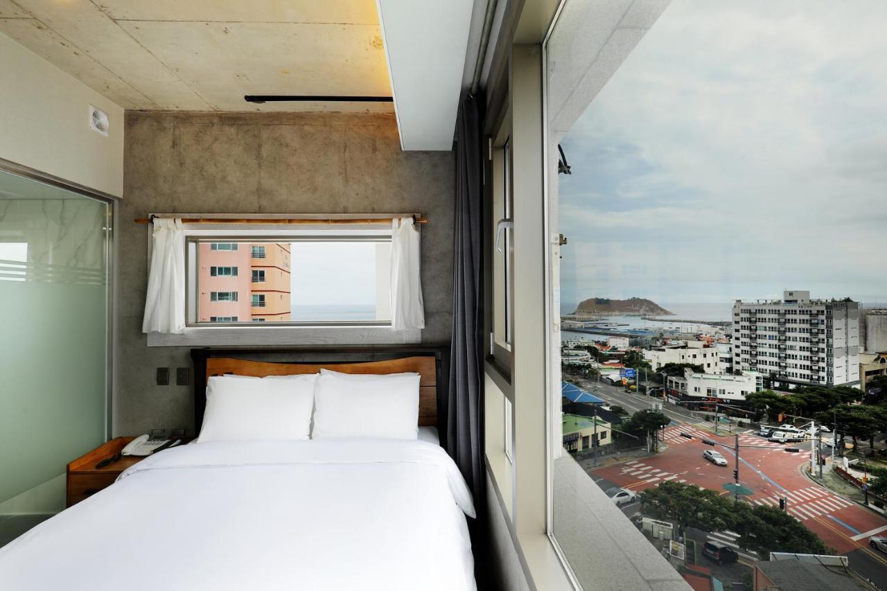 Cornerstone Hotel Seogwipo Exterior photo
