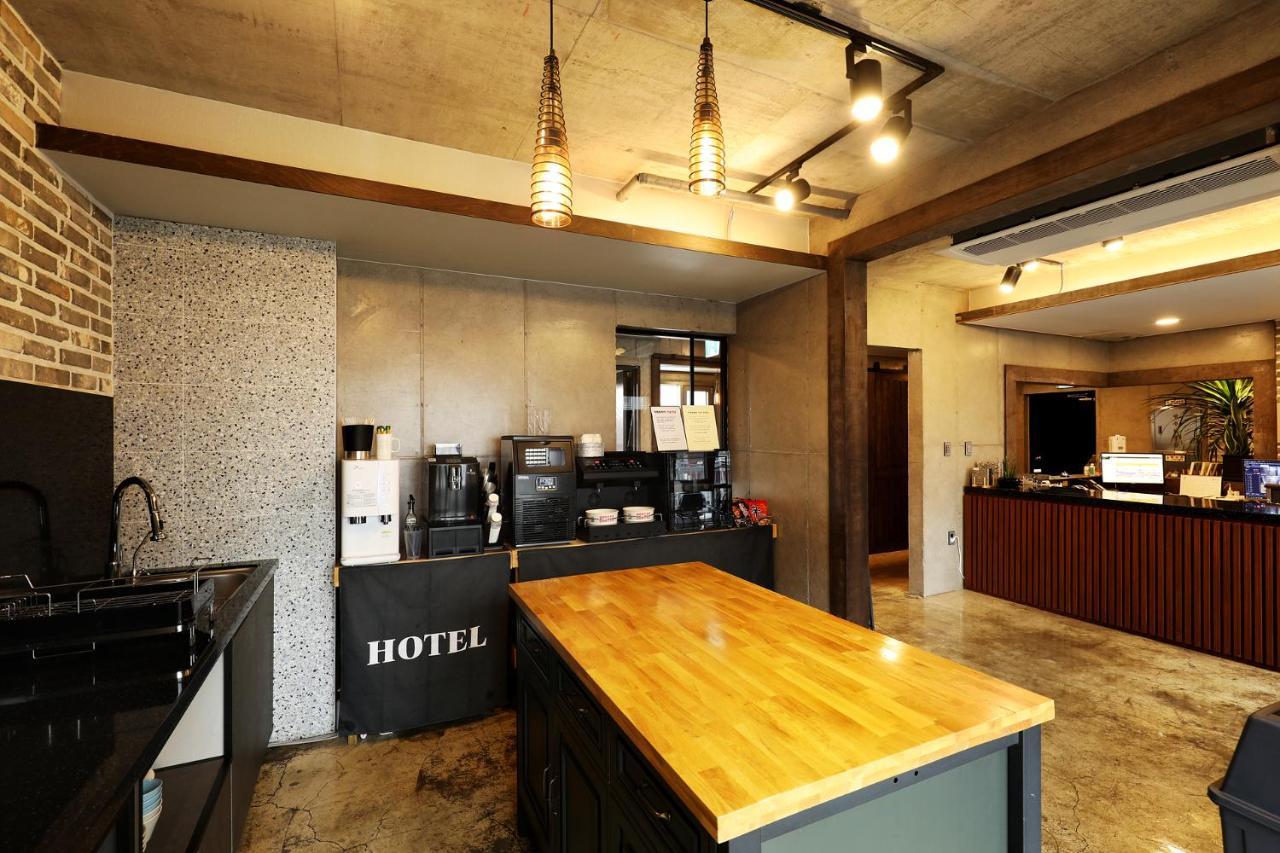 Cornerstone Hotel Seogwipo Exterior photo